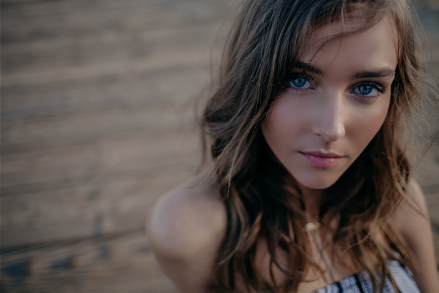 Eszter mattioni blue eyes portrait #2 free wallpaper - medium preview image