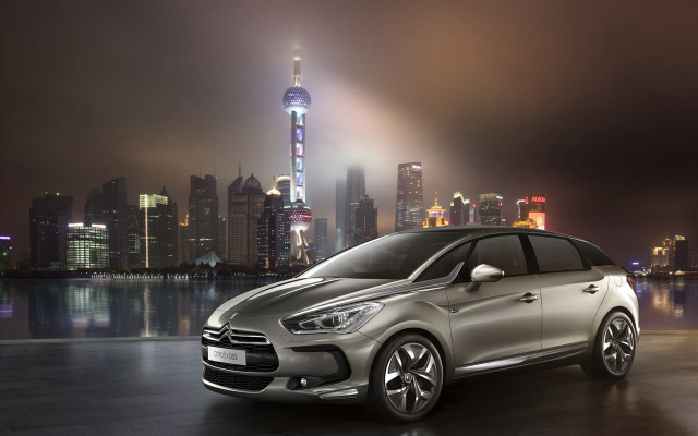 Silver car city skyline night free wallpaper - medium preview image