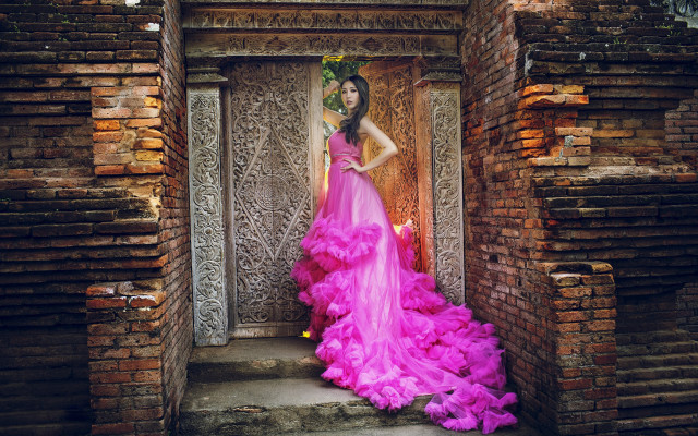 Pink dress woman doorway flower free wallpaper - medium preview image