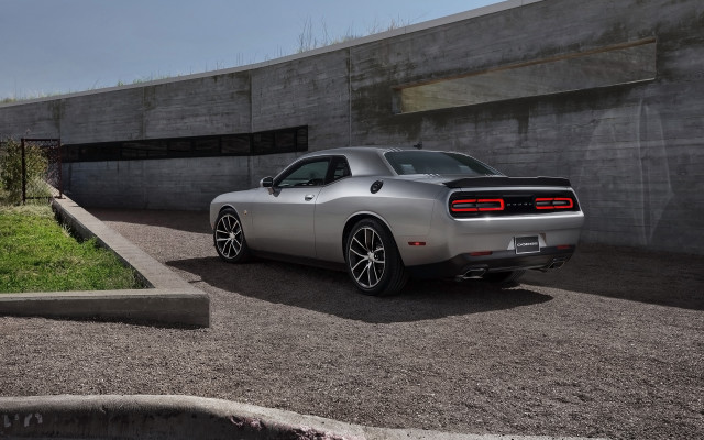 Silver sports car parking lot #6 free wallpaper - medium preview image