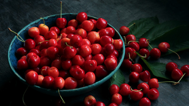 Bowl of cherries leaves 3d free wallpaper - medium preview image