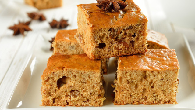 Plate of food cake nuts free wallpaper - medium preview image