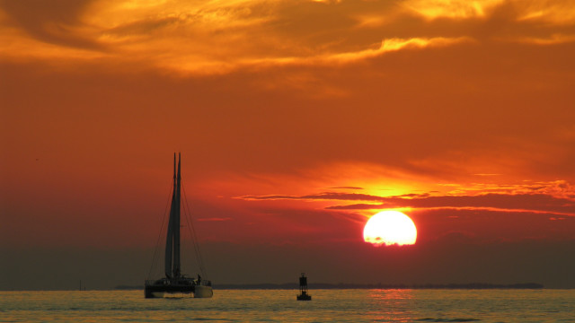 Sailboat ocean sunset clouds horizon #4 free wallpaper - medium preview image