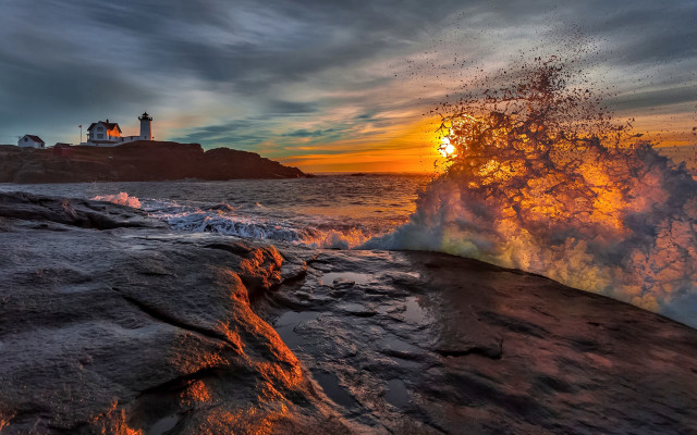 Wave rocky shore sunset lighthouses free wallpaper - medium preview image