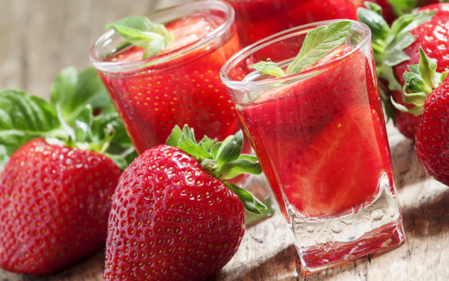 Strawberry glass berries impressionism food free wallpaper - medium preview image