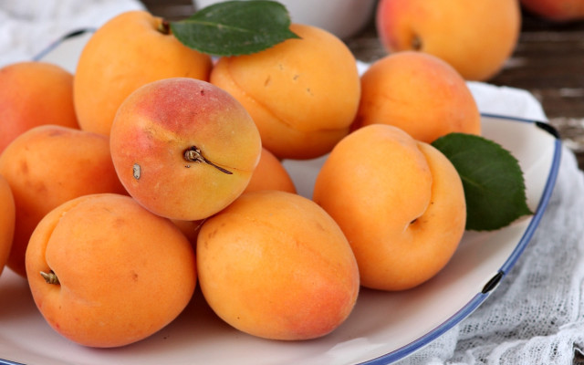 Peaches leaves coffee napkin food free wallpaper - medium preview image
