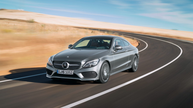 Silver mercedes beach digital rendering free wallpaper - medium preview image