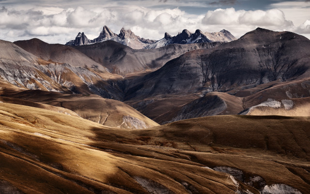 Mountain range clouds landscape nature free wallpaper - medium preview image