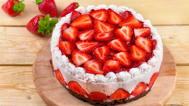 Strawberry cake wooden board berries free wallpaper - medium preview image