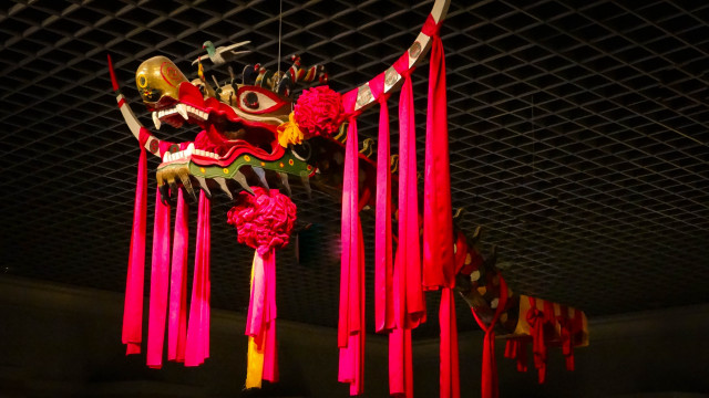 Dragon ceiling red ribbons cloisonnism free wallpaper - medium preview image