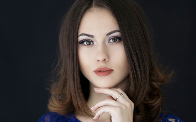 Elina karimova portrait fur collar free wallpaper - medium preview image
