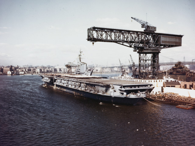 Large ship harbor crane cityscape free wallpaper - medium preview image
