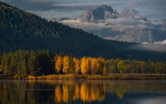 Mountain range trees clouds reflection free wallpaper - medium preview image