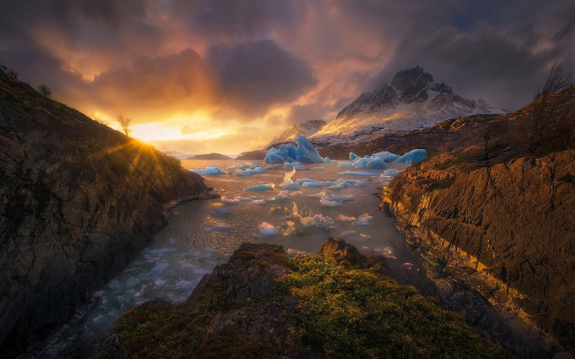River icebergs mountain cloudy sky free wallpaper - medium preview image