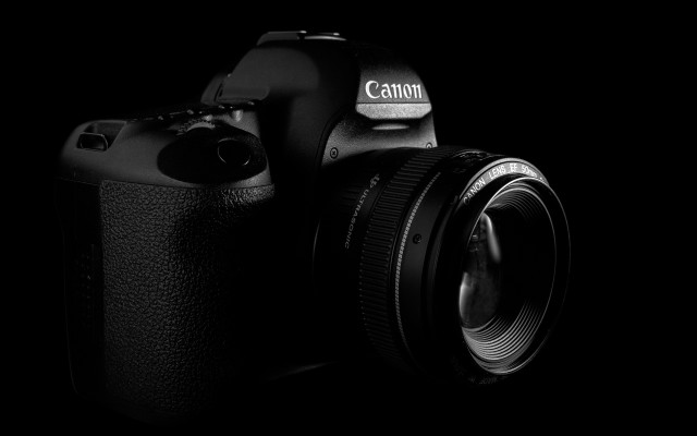 Camera lens attached black background free wallpaper - medium preview image