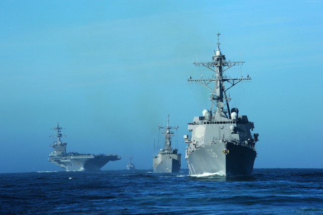 Ships ocean sky clouds group free wallpaper - medium preview image