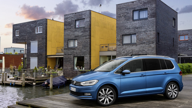 Blue van dock building boat free wallpaper - medium preview image