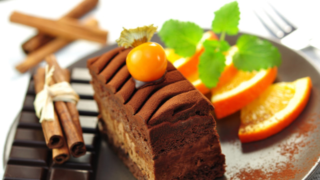 Chocolate cake oranges cinnamon plate free wallpaper - medium preview image