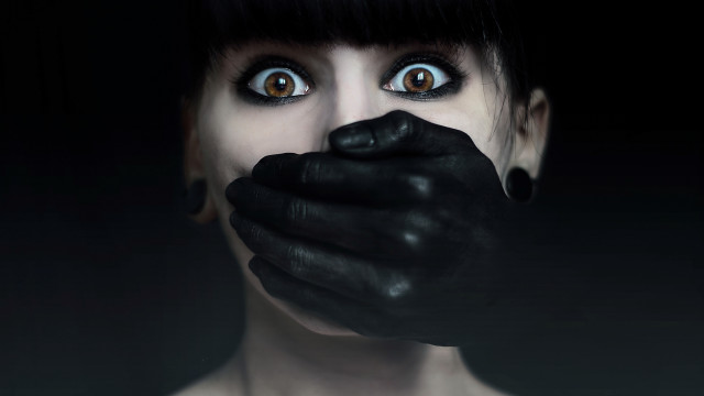 Black makeup gloves cat portrait free wallpaper - medium preview image
