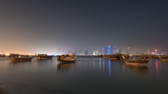 Boats city skyline night lake free wallpaper - medium preview image