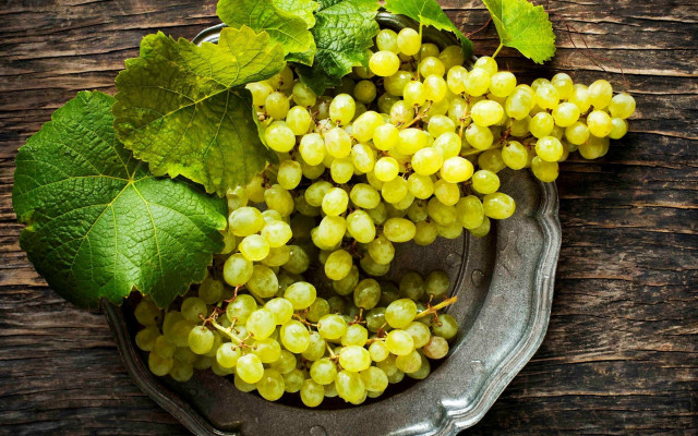 Grapes leaf spoon wooden table free wallpaper - medium preview image