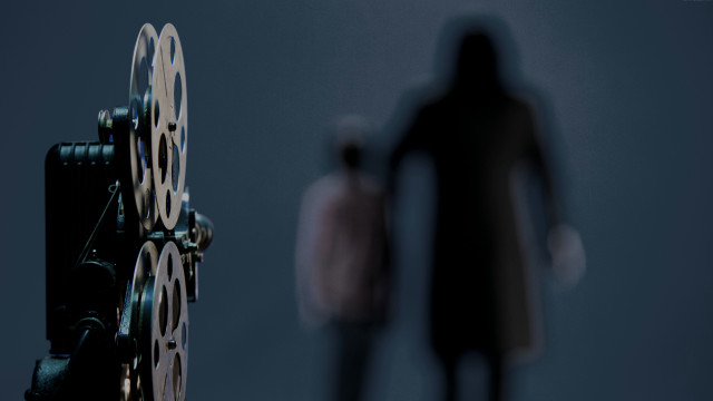 Cinema movieprojector camera filmreel blurry free wallpaper - medium preview image