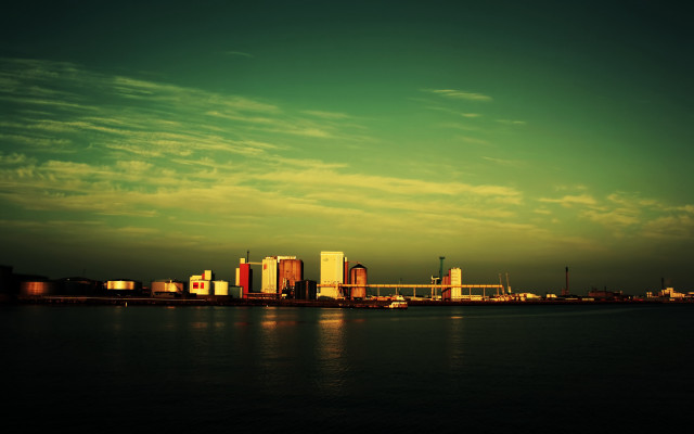 City skyline water clouds matte free wallpaper - medium preview image