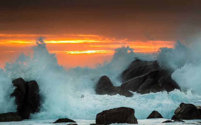 Large wave rocky shore sunset free wallpaper - medium preview image