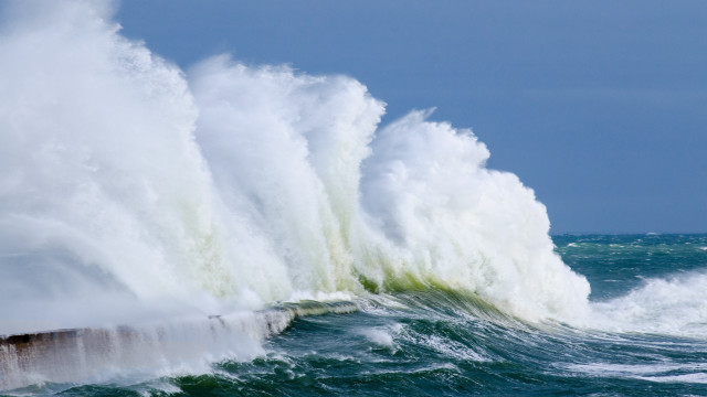 Large wave crashing break wall free wallpaper - medium preview image