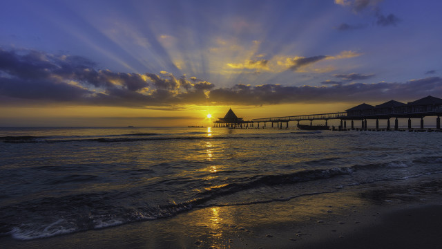 Sunset pier boat dusk city free wallpaper - medium preview image