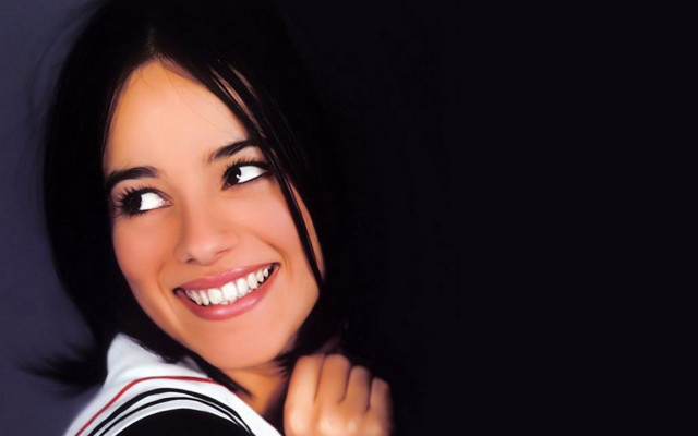 Cheerful araceli gilbert black background free wallpaper - medium preview image