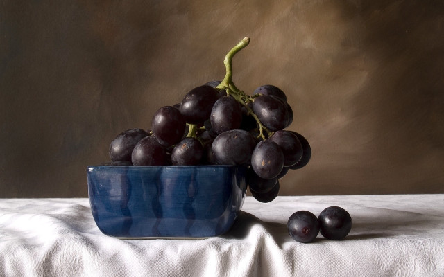 Blue bowl grapes white tablecloth free wallpaper - medium preview image
