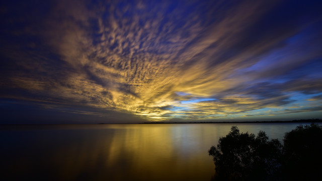 Sunset lake trees crepuscular rays free wallpaper - medium preview image