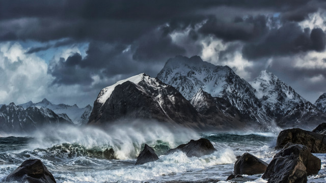 Snowy mountain water waves clouds free wallpaper - medium preview image