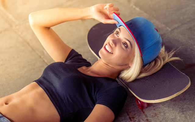 Woman skateboard hat blonde ponytail free wallpaper - medium preview image