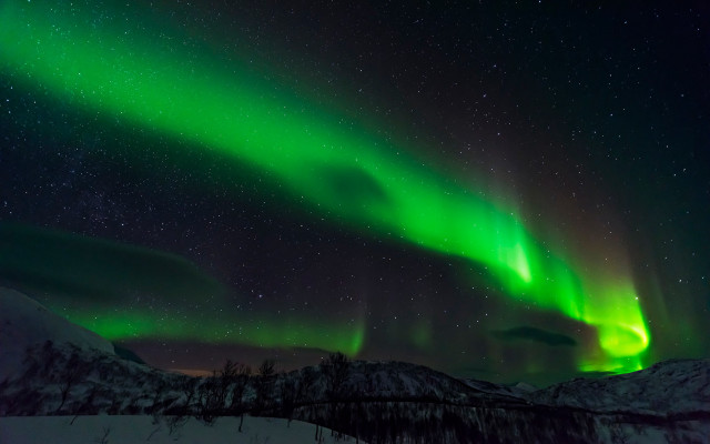 Aurora borealis mountain snowy night free wallpaper - medium preview image