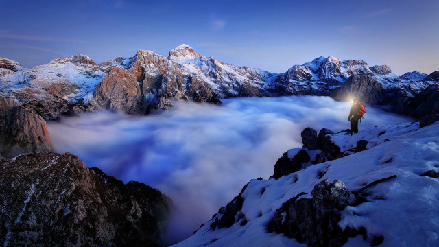 Mountain man snowy foggy valley free wallpaper - medium preview image