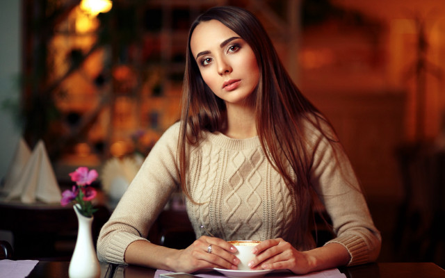 Woman portrait food flowers browneyes free wallpaper - medium preview image