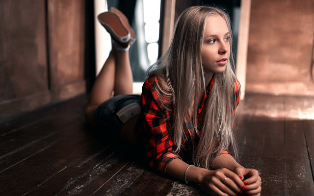 Woman lying crossed portrait jewelry free wallpaper - medium preview image