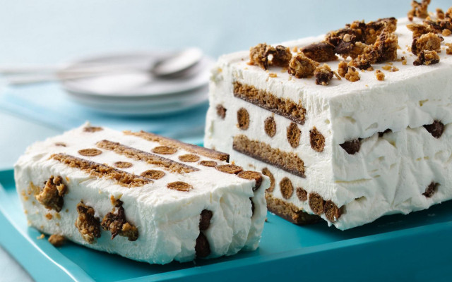 Cake white frosting walnuts blue free wallpaper - medium preview image