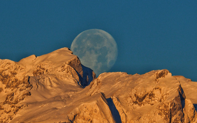 Full moon mountain desert night free wallpaper - medium preview image
