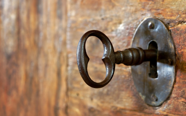 Door handle key wooden metal free wallpaper - medium preview image