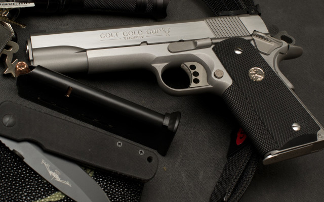 Gun knife table items cobra free wallpaper - medium preview image