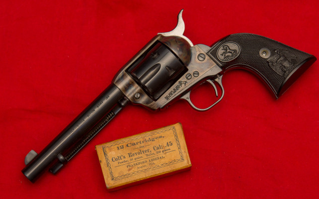 Revolver cigarettes cobra red background free wallpaper - medium preview image