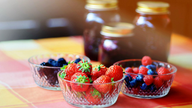 Fruit bowl jam berries dessert free wallpaper - medium preview image