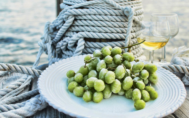 Grapes wine rope water outdoor free wallpaper - medium preview image
