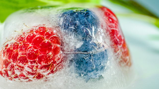 Strawberry blueberry ice planet leaf free wallpaper - medium preview image