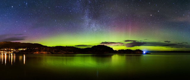 Aurora lake night stars island free wallpaper - medium preview image