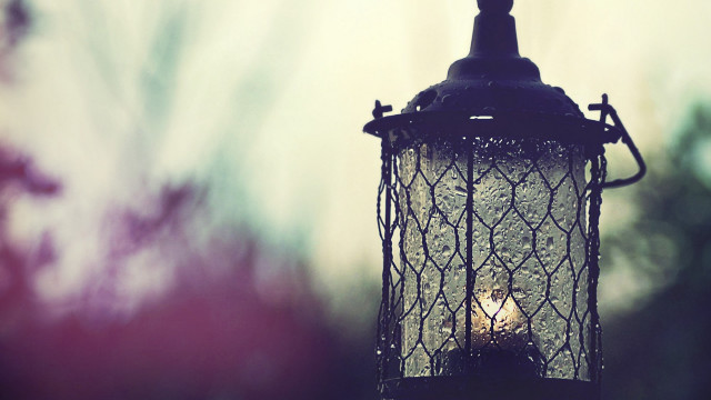 Light fixture closeup neoromanticism atmospheric free wallpaper - medium preview image