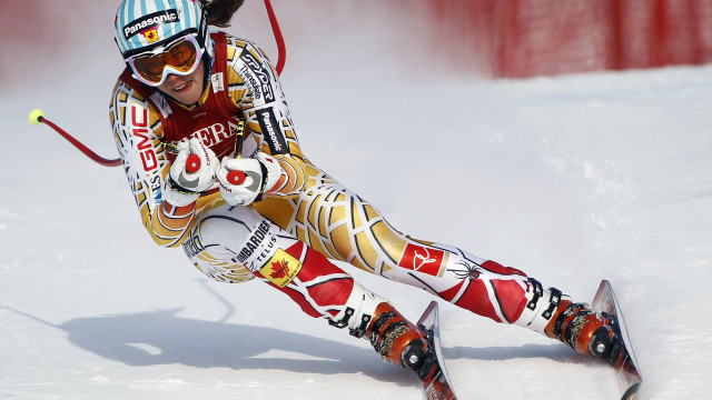 Skier racing snow helmet flag free wallpaper - medium preview image